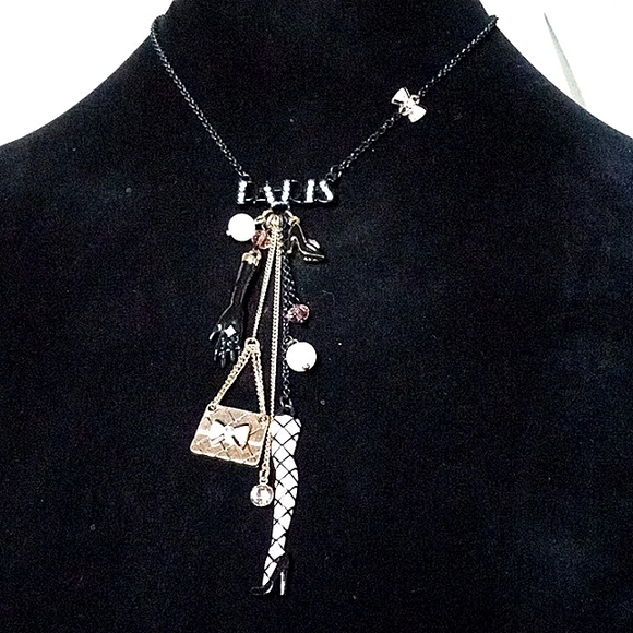 RARE Vintage! BETSEY JOHNSON Paris Is Always A Good Idea Drop Charm Necklace. - Picture 3 of 17